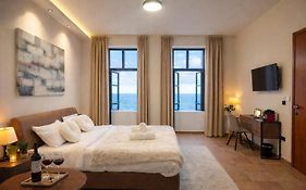 Endless Blue Suites